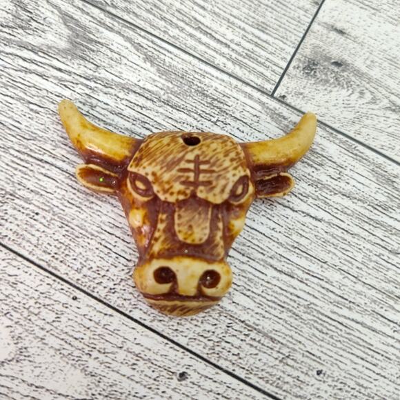Bull Horns Decorative Pendant Figure 2" Wide - Picture 9 of 10